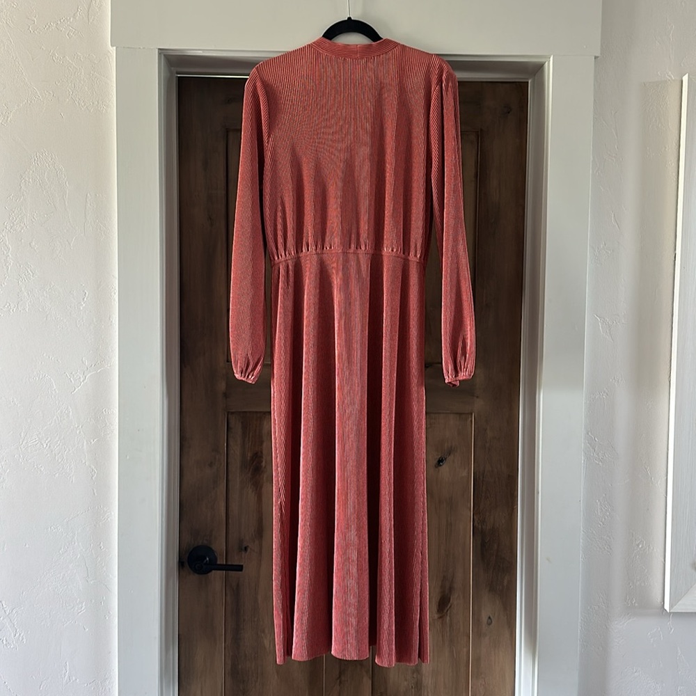 Intempo Kimono Duster in Salmon Color in accordian texture - Picture 13 of 15